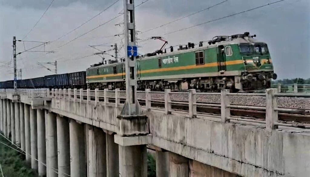 रूद्रास्त्र’ मालगाड़ी